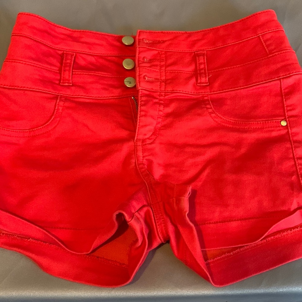 3 button red cuffed shorts with zipper,